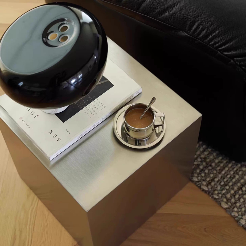 Desk Setup Minimalist - طاولات جانبية إيطالية من الفولاذ المقاوم