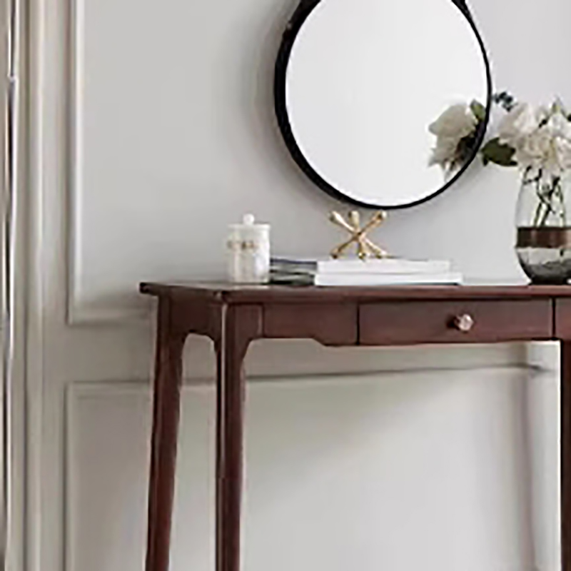 طاولة كونسول عصرية بتصميم بسيط - مراجعة Desk Setup Minimalist وسعره