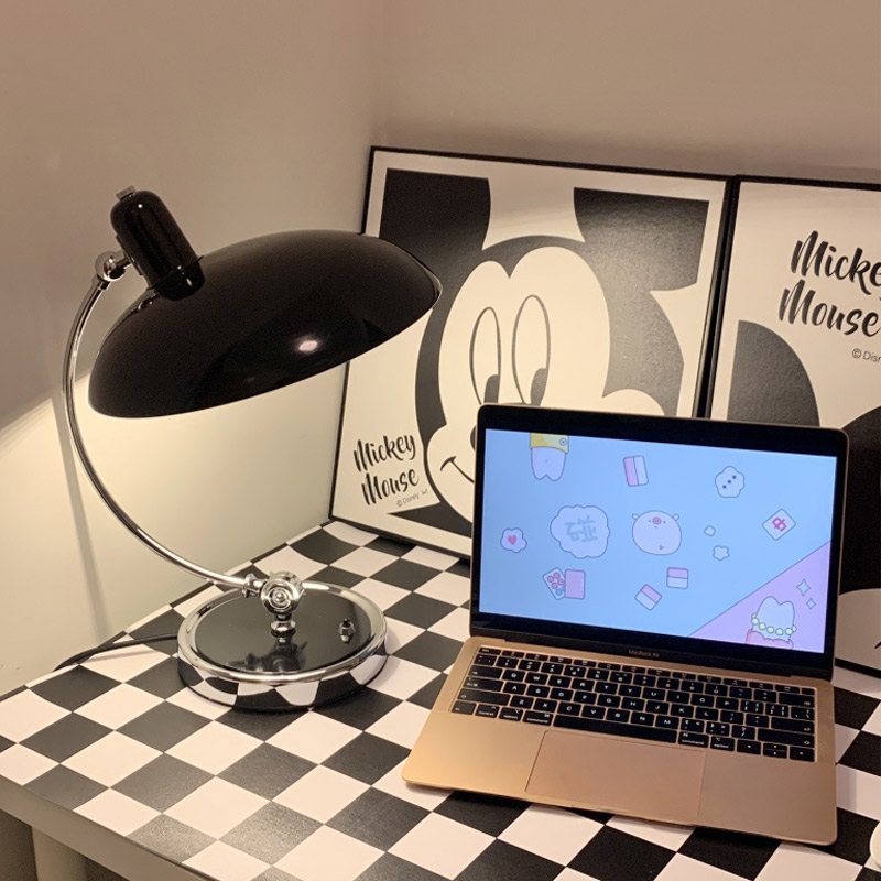 مصباح طاولة عصري قابل للتعديل  - مراجعة Desk Setup Minimalist وسعره